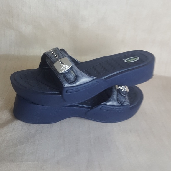 waterproof slip on sandals